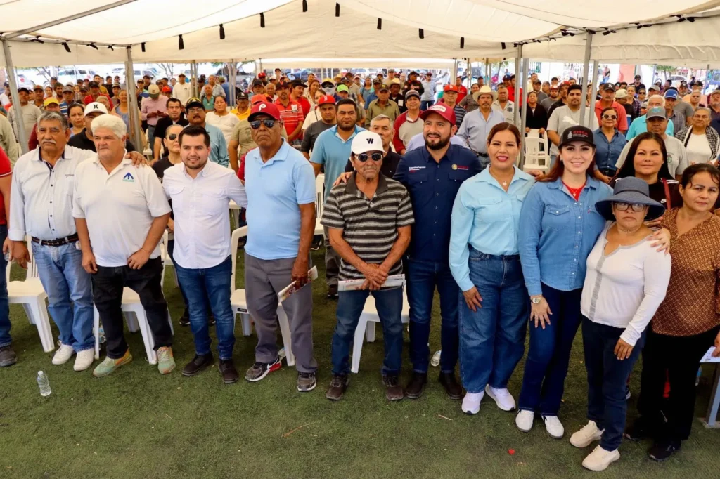 Entregan tarjetas del programa Bienpesca a pescadores en Juan José Ríos, Sinaloa