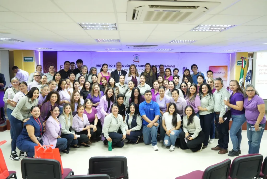 Tere Guerra y María del Rosario Espinoza inspiran a jóvenes de Guasave en pro de la igualdad